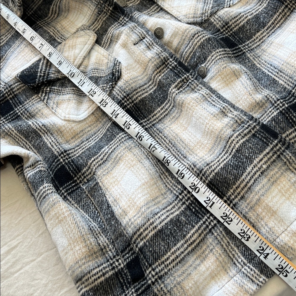 RSQ neutral color shacket relaxed fit plaid medium flannel pockets - Picture 9 of 11